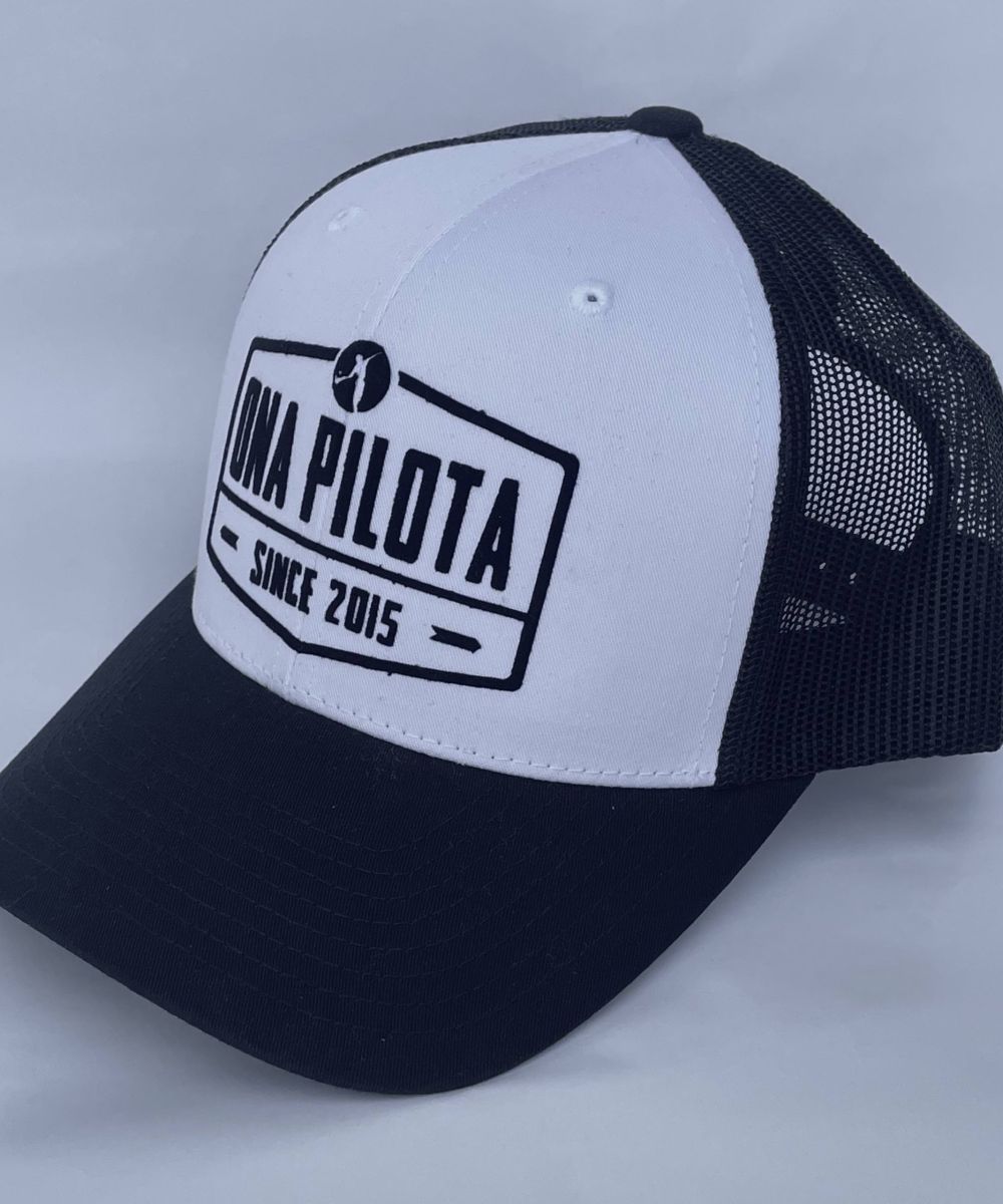 Casquette trucker visière ronde Black – White